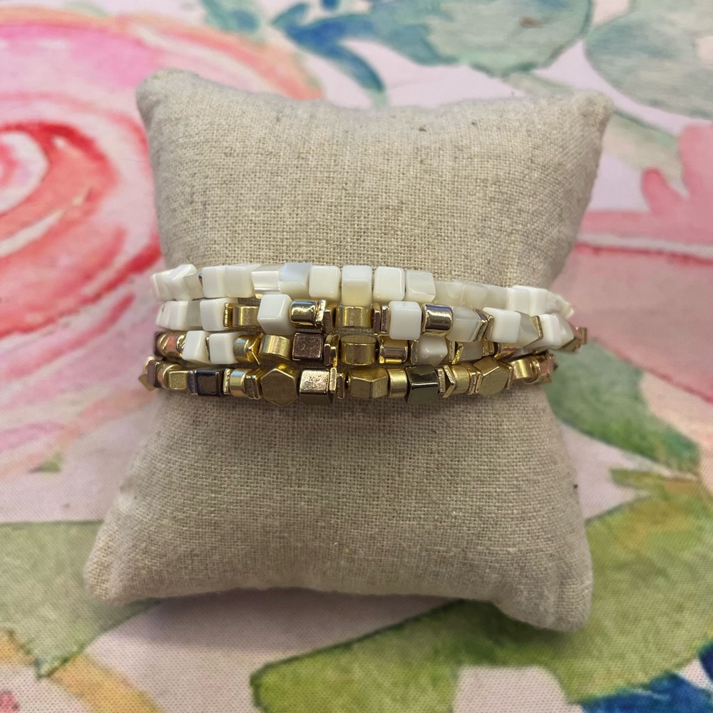 Gia coil bracelet